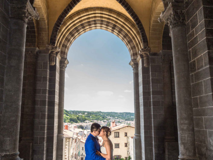 seance couple mariage cathédrale le puy en velay